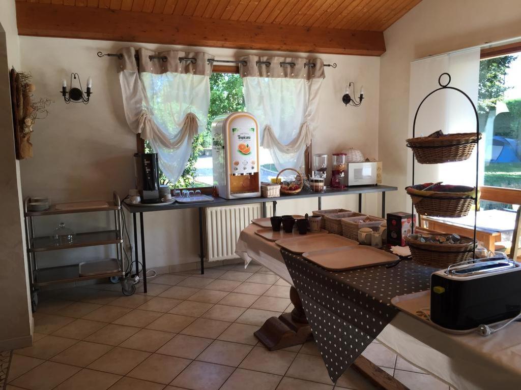 Hotel Etesia Feurs Екстериор снимка